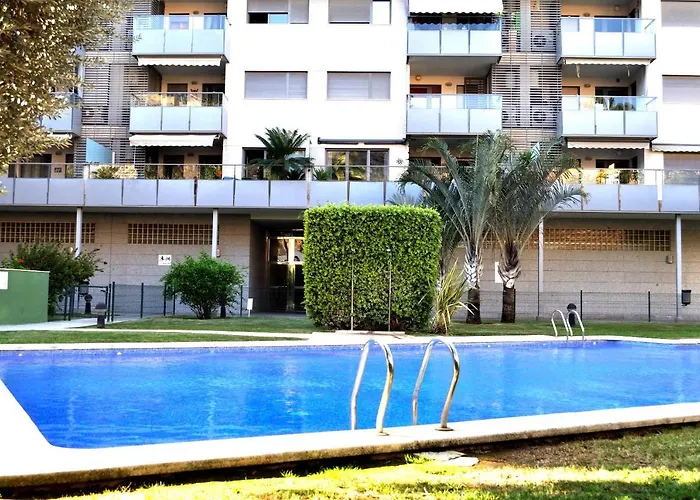 MARINA RASET en el puerto de Dénia a 100m de la playa de las Marinas